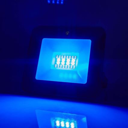 Hämardatav LED RGBW-reflektor pistikuga SmartLife LED/20W/230V Wi-Fi IP65 2700-6500K