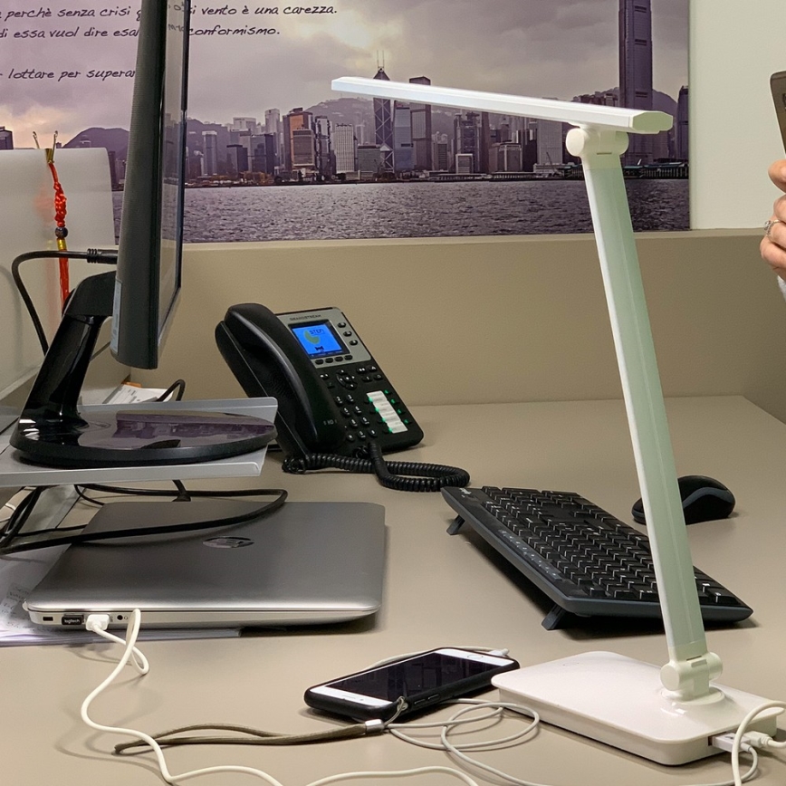 ONLI - LED Hämardatav puutetundlik laualamp koos USB pordiga portem DESKI LED/7W/230V 4000K valge