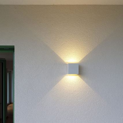 LED Välisvalgusti seinale CUBE 2xLED/3W/230V IP54 valge