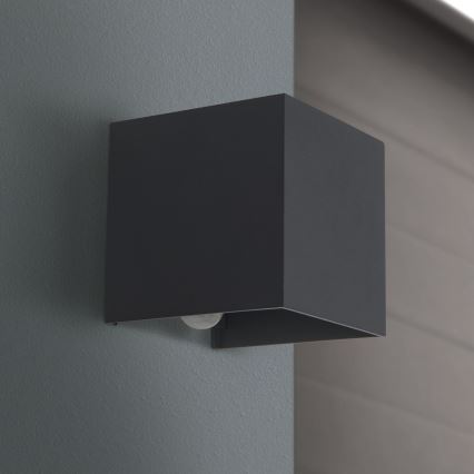 LED Väli seinavalgusti koos liikumis- ja hämardusanduriga CUBE-S LED/13W/230V IP54 antratsiit