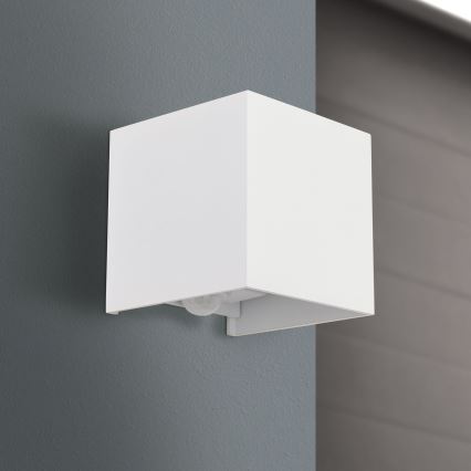 LED Väli seinavalgusti koos liikumis- ja hämardusanduriga CUBE-S LED/13W/230V IP54 valge