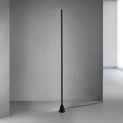 SOJIE LED/26W/230V hämardatav liikumisanduriga põrandalamp, must