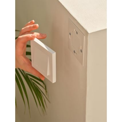 Osram - 2-nupuline traadita SMART+ lüliti 5V Wi-Fi