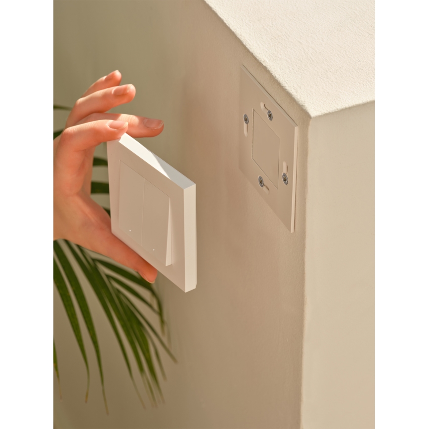 Osram - 2-nupuline traadita SMART+ lüliti 5V Wi-Fi