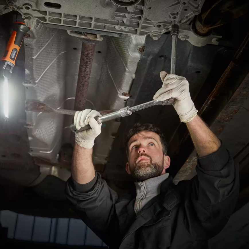 Osram - laetav hämardatav taskulamp LEDINSPECT SLIM MAX1000 LED/9W/3,7V IP65 2600 mAh