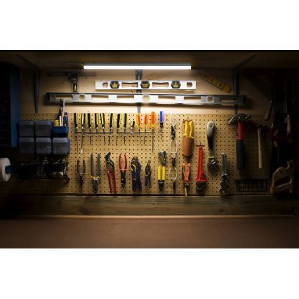 Osram - liikumisanduriga LED-alusvalgusti BATTEN LED/4W/230V 3000K 60 cm, valge