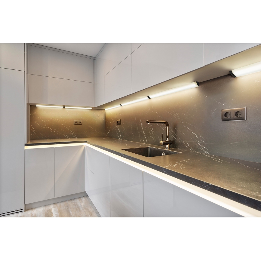 Osram - LED-hämardatav kapivalgusti liikumisanduriga LINEAR ANGLE LED/7,5W/230V 3000/4000/6500K 55 cm must