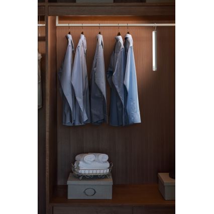 Osram - rippuv LED-suunavalgusti liikumisanduriga MOBILE LED/2,35W/5V 1000 mAh valge