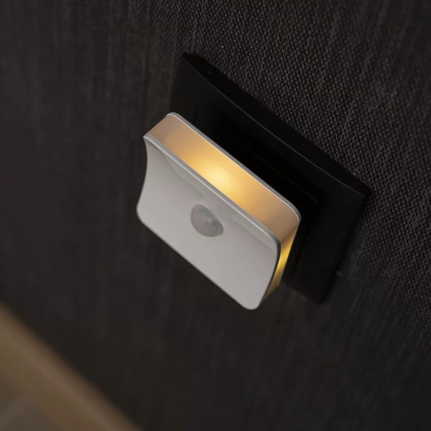 Osram - LED RGB pistikupessa ühendatav orientatsioonivalgusti anduriga LUNETTA LED/0,3W/230V