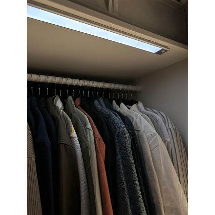 Osram - LED aluskapi valgusti liikumis- ja hämarussensoriga LINEAR LED/4W/3,7V 1500 mAh 3000/4000/6500K 60 cm hall