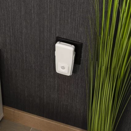 Osram - LUNETTA LED/2W/230V pistikusse paigaldatav öövalgusti sensoriga