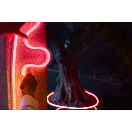 Philips - Hue NEON 5m LED RGBW hämardatav välisvalgustusriba 30W/230V 2200-6500K IP67 + liikumisandur