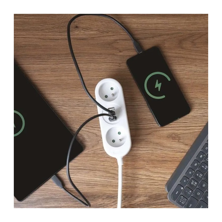 Pikendusjuhe 2x pistik + 2x USB-A + USB-C 1,4 m