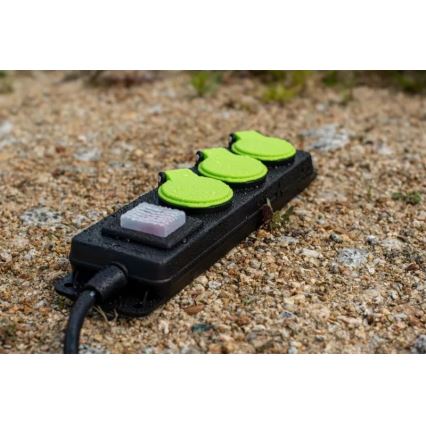 Pikendusjuhe lülitiga, 3-pesaga, 3 m, IP44