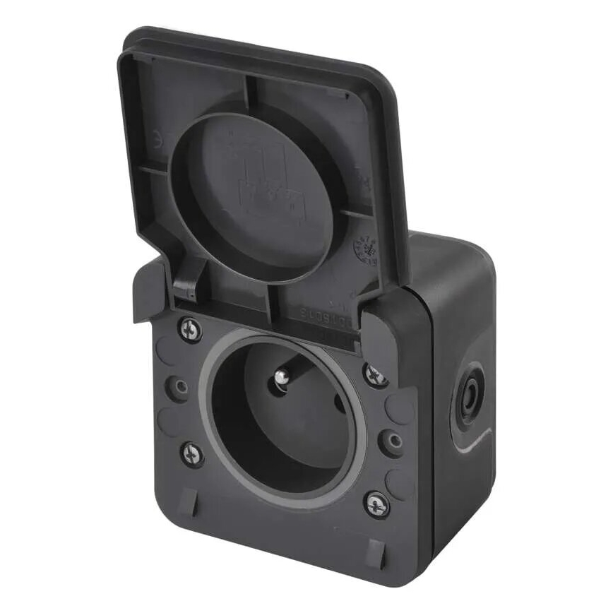 Pistikupesa niiskesse keskkonda IP55