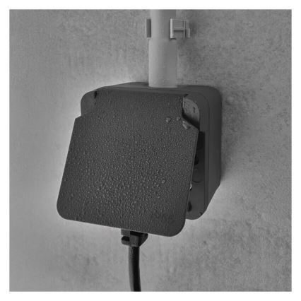 Pistikupesa niiskesse keskkonda IP55