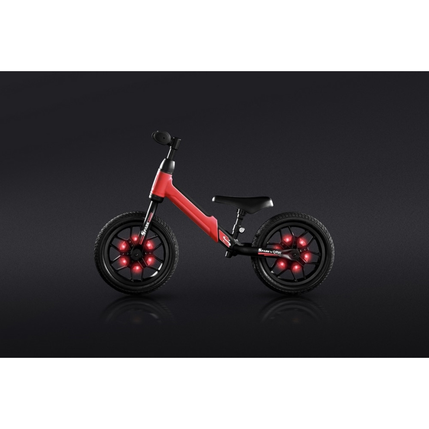 QPlay - Jooksuratas koos LED dioodidega valgustid ratastel SPARK punane