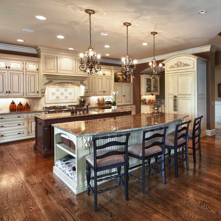 Quoizel - Ketiga rippuv kroonlühter MARQUETTE 3xE14/60W/230V pronksviimistlusega