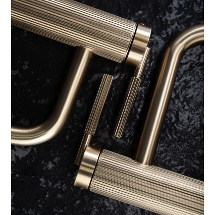 REA-B7802 - ARGON 29,5 cm harjatud kuldviimistlusega valamusegisti