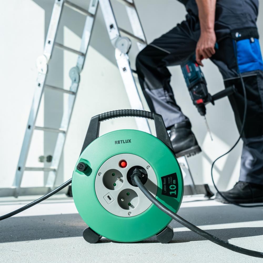 Retlux - 3-pesaline rulliga pikendusjuhe, E-tüüp, 10 m, roheline/must