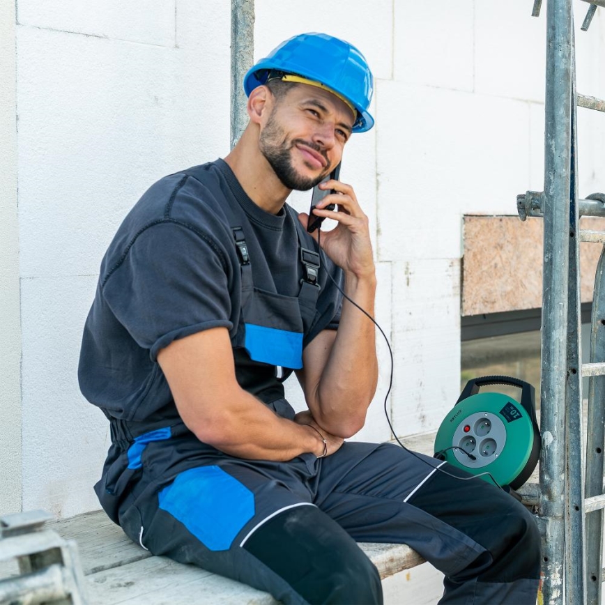 Retlux - 3-pesaline rulliga pikendusjuhe, E-tüüp, 10 m, roheline/must