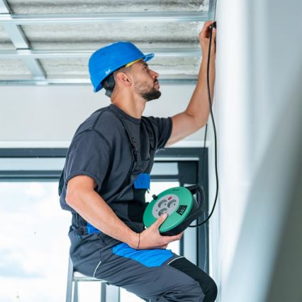 Retlux - 3-pesaline rulliga pikendusjuhe, E-tüüp, 10 m, roheline/must