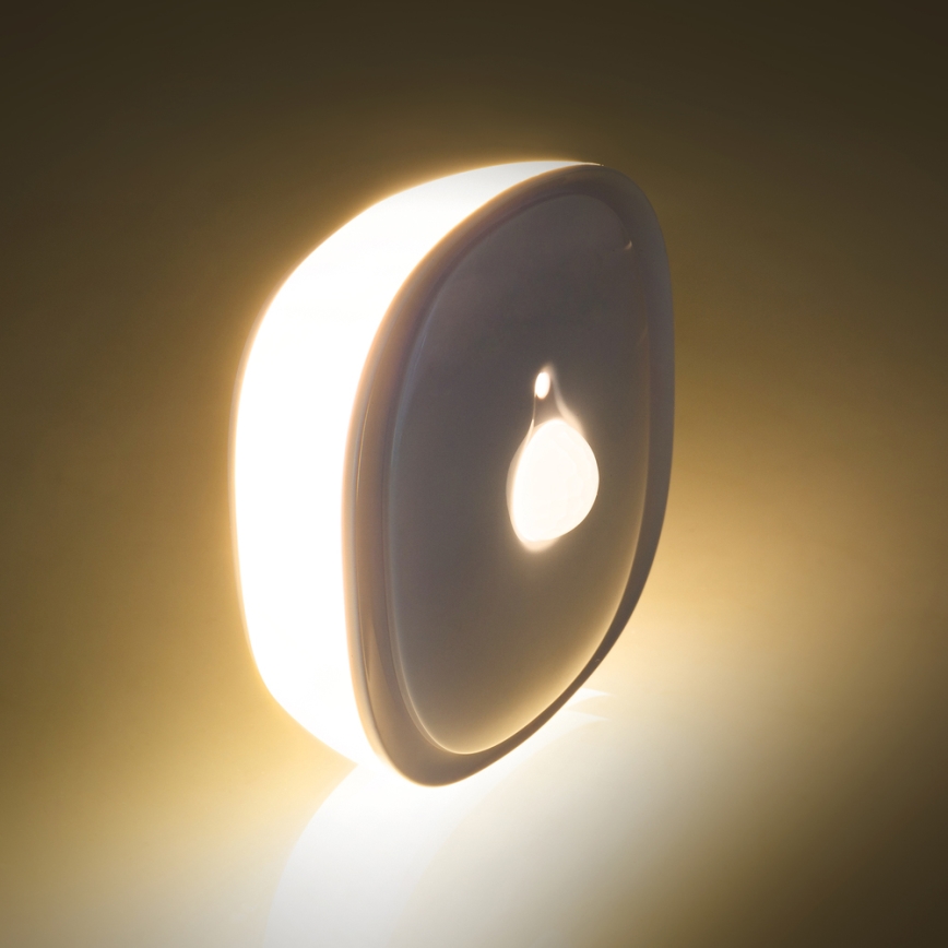 LED Öövalgusti anduriga LED/0,45W/3xAAA 3000K valge