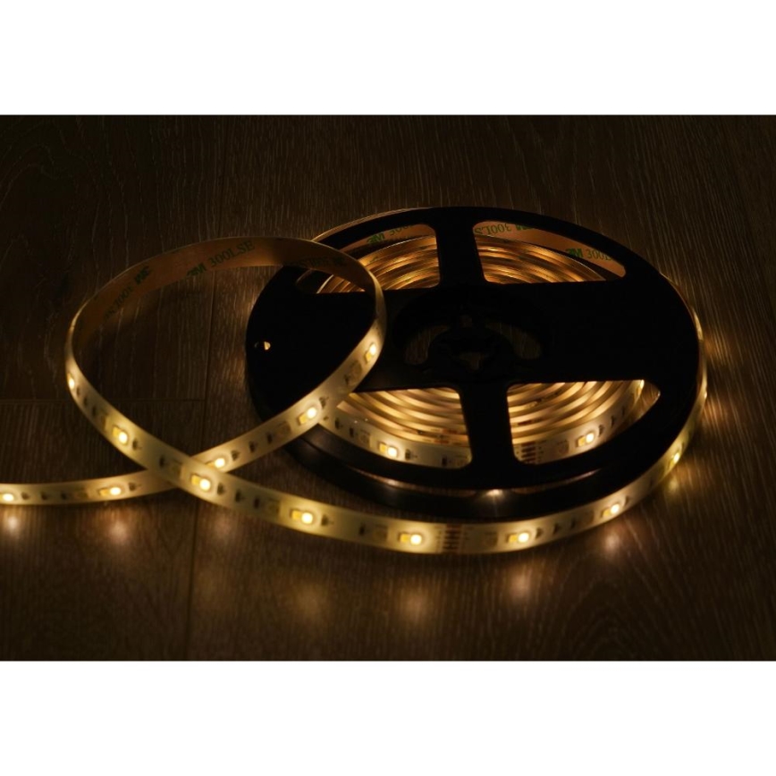 LED RGBW Nutikas Hämardatav riba 5m LED/230V 2700-6500K Wi-Fi Tuya + kaugjuhtimispult