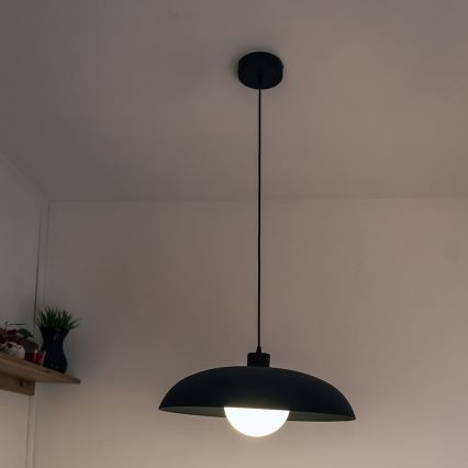 Ripatslühter kaabliga ECLIPSE 1xE27/15W/230V must