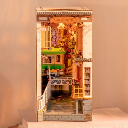 RoboTime - LED Raamatuhoidja Sakura alley 2xAAA