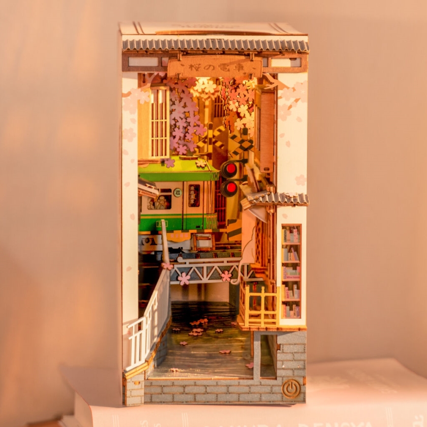 RoboTime - LED Raamatuhoidja Sakura alley 2xAAA