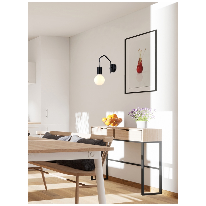 Seinavalgusti BASSO 1xE27/40W/230V must