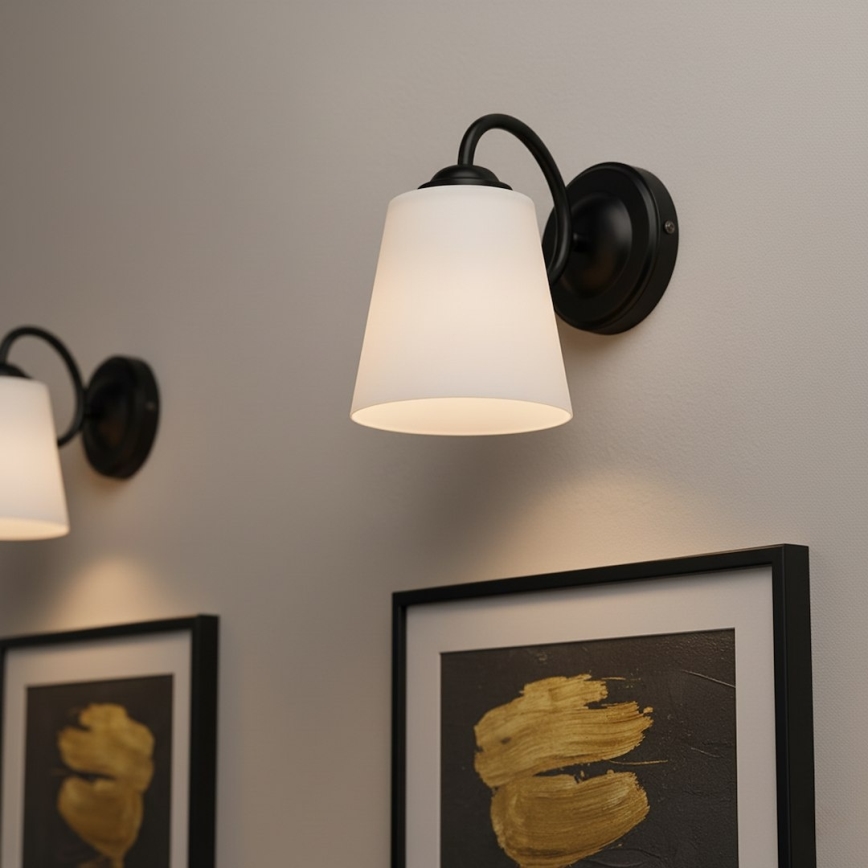 Seinavalgusti PAFOS 1xE27/15W/230V must