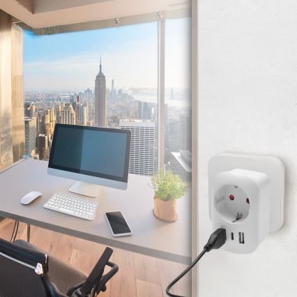 Reisiadapter USA jaoks 230V 2x USB-A + 1x USB-C