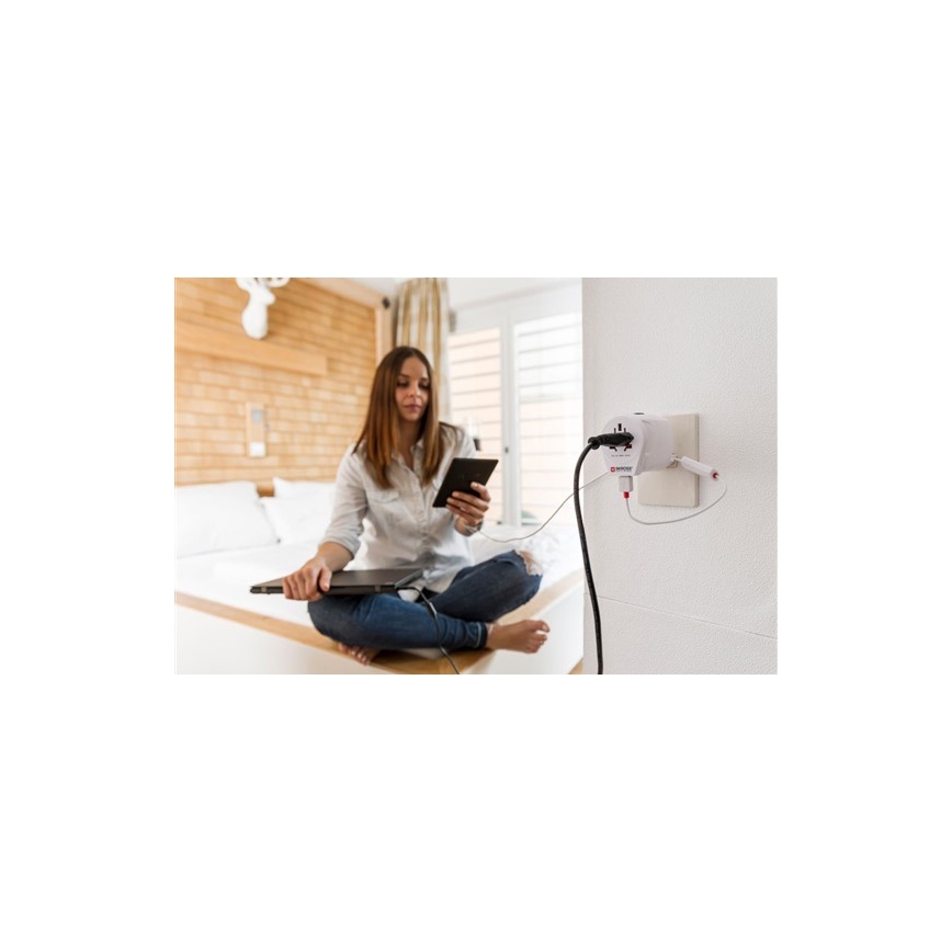 Universaalne adapter kogu maailmale 230V + USB port