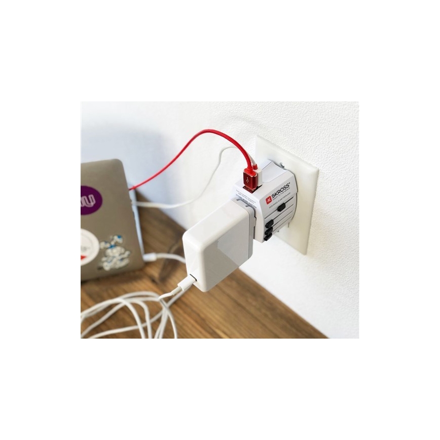 Rahvusvaheline adapter 230V + 2x USB port