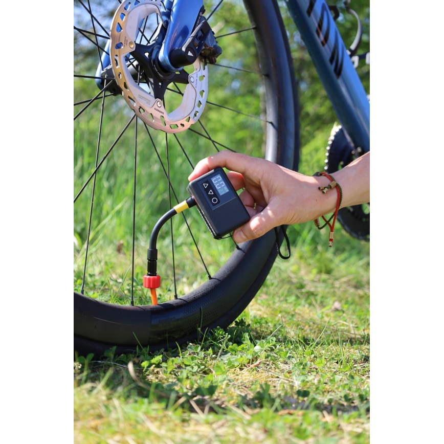 Digitaalne taskukompressor 500 mAh 5 V must