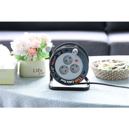 Rulliga pikendusjuhe, 3 pistikupesaga, 12 m