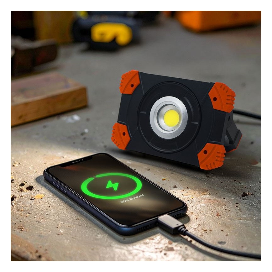 Laetav LED-reflektor 10W/3,7V 4400 mAh