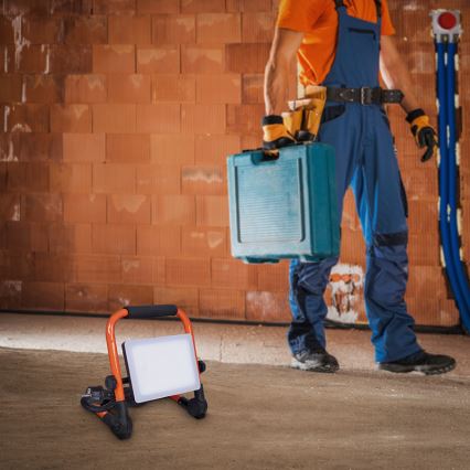 LED-prožektor statiiviga LED/30W/230V 4000K IP65