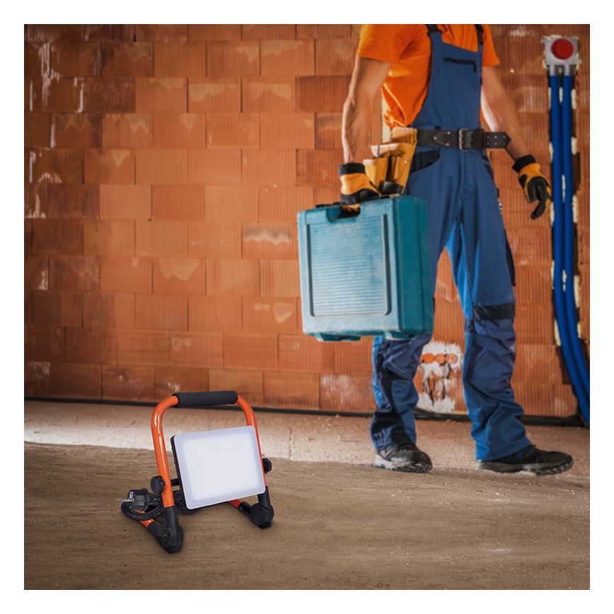 LED-prožektor statiiviga LED/30W/230V 4000K IP65