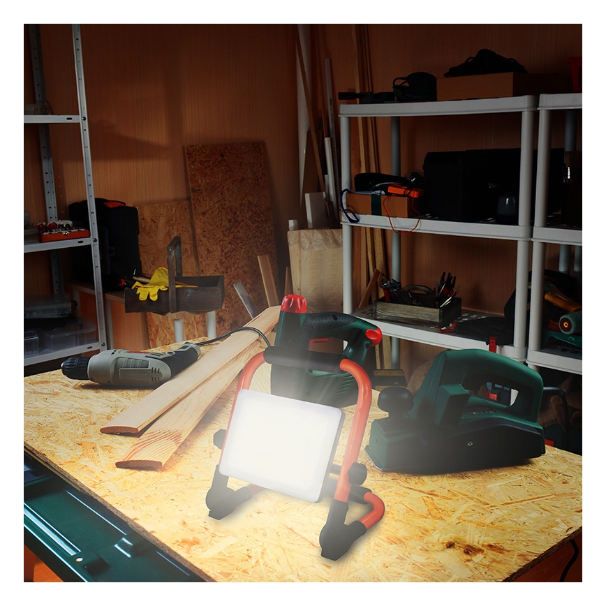 LED-prožektor statiiviga LED/30W/230V 4000K IP65