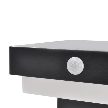 LED Päikesepaneeliga seinavalgusti liikumis- ja hämarusanduriga PALERMO LED/5W/2000 mAh IP54 must