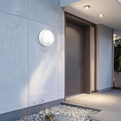 LED-välisseinavalgusti anduriga 2-ühes LED/20W/230V 3000/4000/6500K IP65 läbimõõt 22 cm