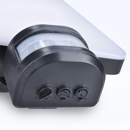 LED Päikesepaneeliga prožektor koos liikumisanduriga LED/11W/3,7V 4400mAh 3000K/4000K/6500K IP54
