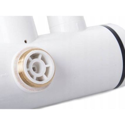 Spontaanne veesoojendi koos spreiga ja LCD ekraan 3000W/230V IPX4 valge