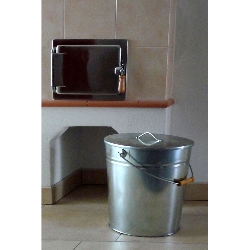 Tuhanõu kaanega 24 l läikiv kroom