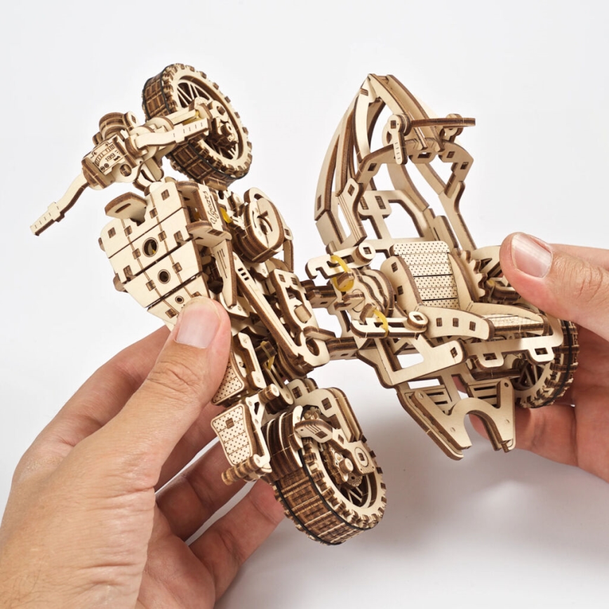 Ugears - 3D puidust mehaaniline pusle Mootorratas külgkorviga