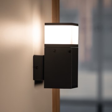 Väli seinavalgusti pistikupesaga DASTEN 1xG9/11W/230V IP44 must