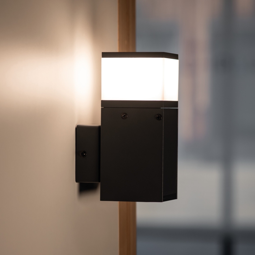 Väli seinavalgusti pistikupesaga DASTEN 1xG9/11W/230V IP44 must